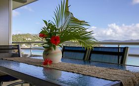 Frangipani 206 Beachfront Apartment